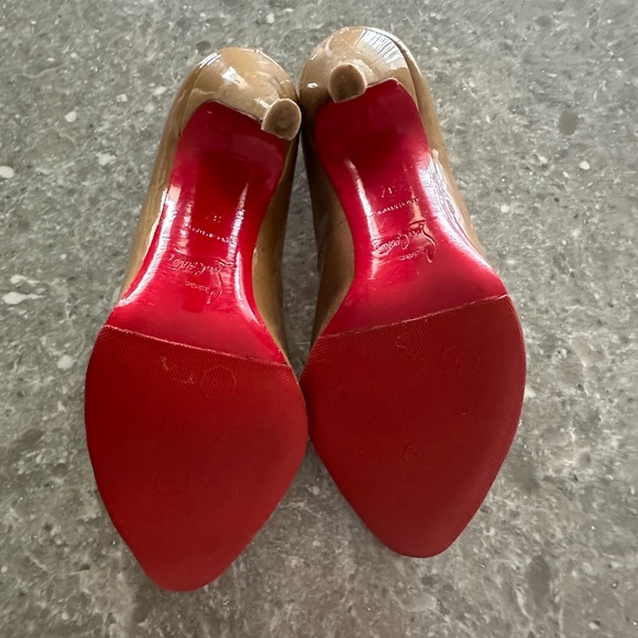 Christian Louboutin - Picture 4 of 9